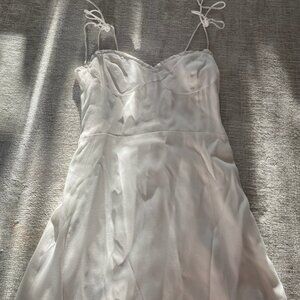 Aritzia White Mini Dress !! Never worn - tags are off 🤍